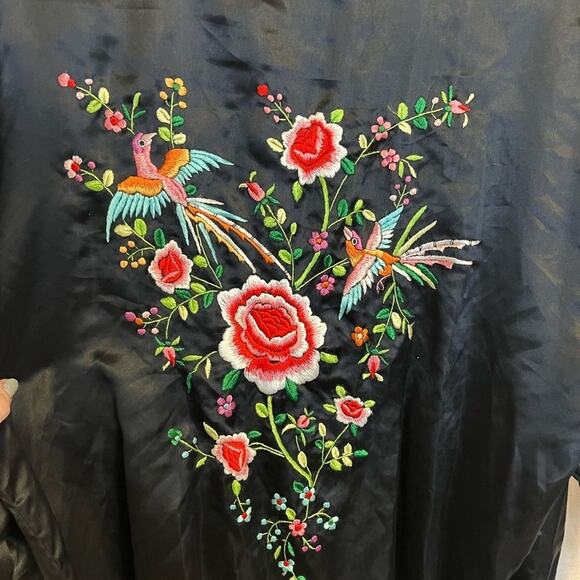 🌹 Vintage Chinese Asian Black Floral Embroidered Kimono Rayon and Silk Blend - Picture 7 of 9
